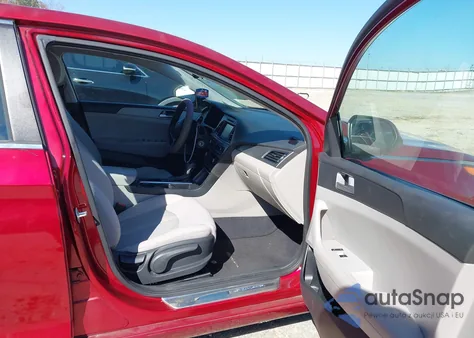 2016 Hyundai Sonata Se z USA, uszkodzony, nr VIN 5NPE24AF6GH291191